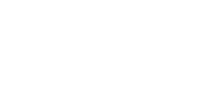 Modelle con outfit moschino e Borsa cuore Love moschino